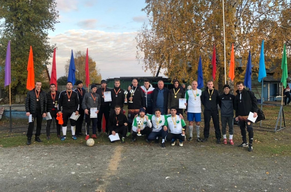 Тайшетские футболисты привезли домой Кубок победителей из Нижнеудинска