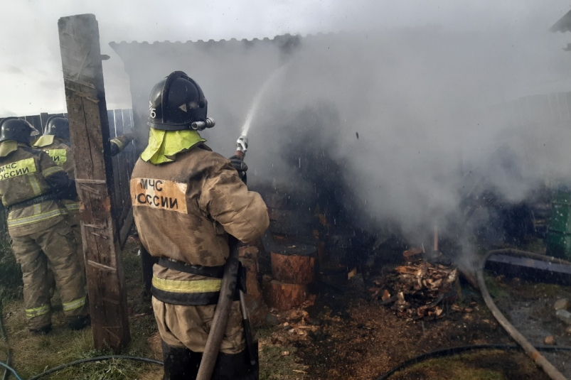 Четверо человек погибли и четверо пострадали на пожарах в Иркутской области за неделю