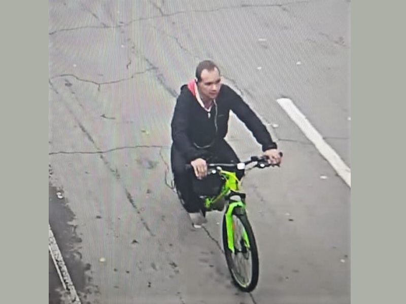 Мужчина отобрал велосипед у ребенка в Иркутске