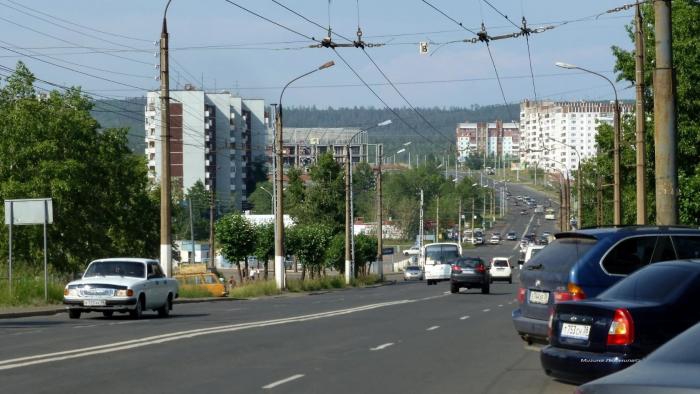 Движение автомобилей на участке улицы Комсомольской от улицы Обручева до рынка в Братске будет затруднено с 28 сентября