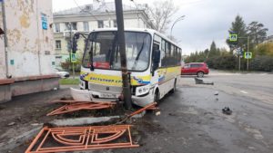 В ДТП с автобусом в Ангарске получили травмы четыре человека