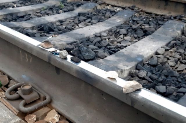 Третьеклассники выкладывали камни на железнодорожные рельсы в Иркутске