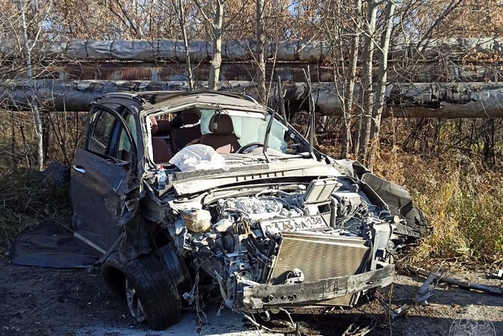 В Ангарске росгвардейцы спасли двух человек из горящего после ДТП автомобиля