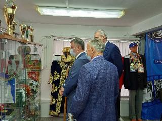 Губернатор Иркутской области Игорь Кобзев встретился с ветеранами спорта