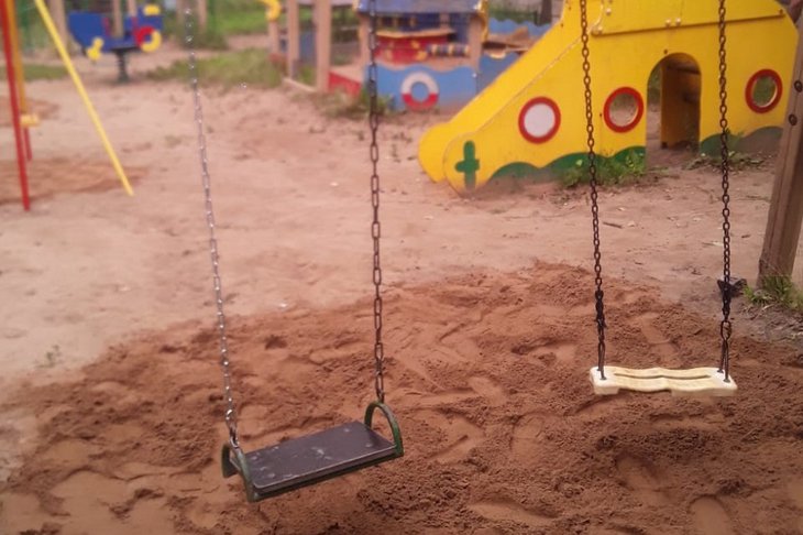 168 детских площадок отремонтировали в Октябрьском округе Иркутска по заявкам жителей