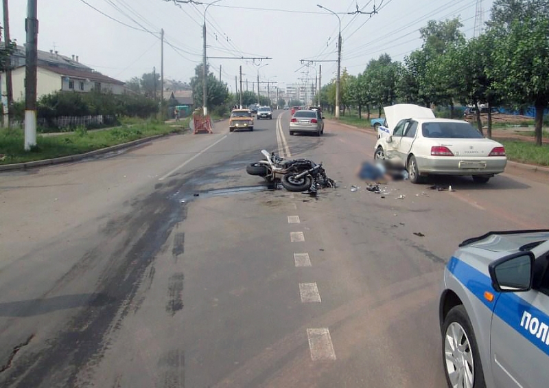 Два человека погибли в ДТП с мотоциклами в Иркутской области за минувшие сутки