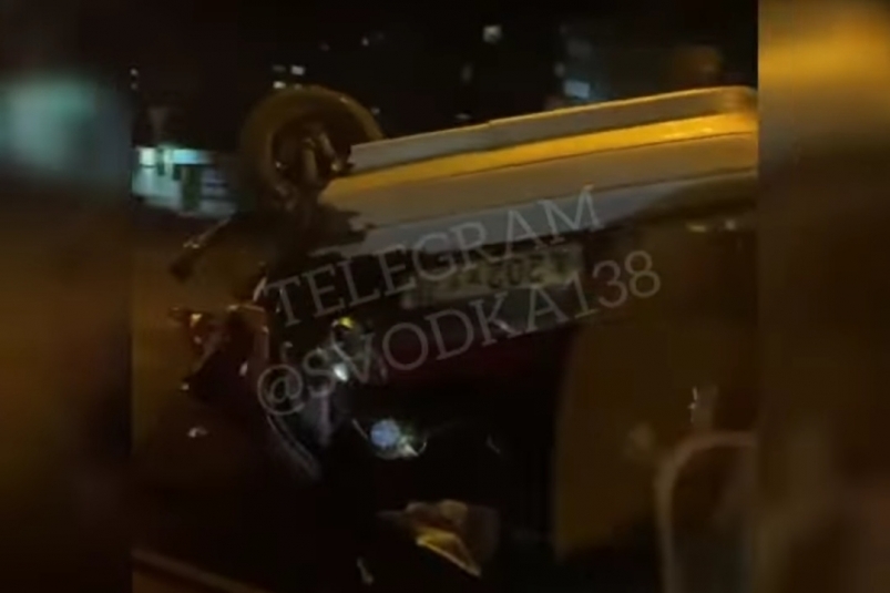 Два ДТП с перевернувшимися авто произошли в Иркутске вечером 14 октября