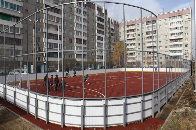 В микрорайоне Университетский в Иркутске открыли новый хоккейный корт