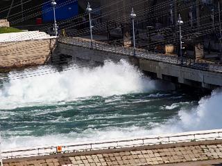 Иркутская ГЭС завершит холостой сброс воды к 1 ноября