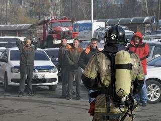 Пожарно-тактические учения провели на автосервисе в Иркутске