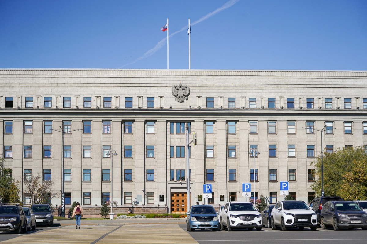 Правительство Иркутской области проиндексирует оклады бюджетников
