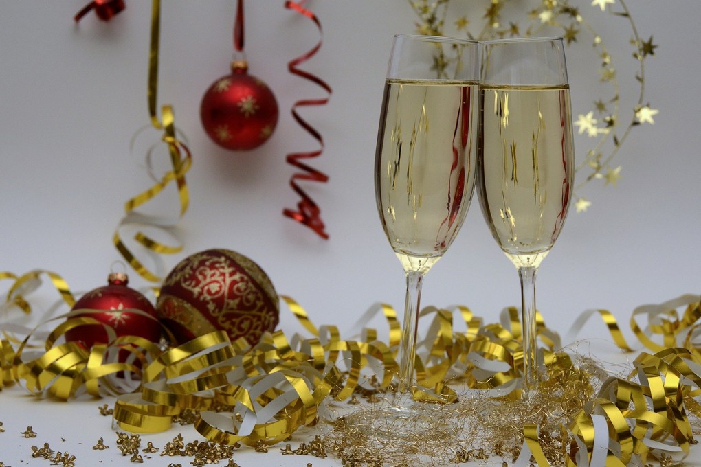 Виноделы рассказали, насколько подорожает шампанское к Новому году