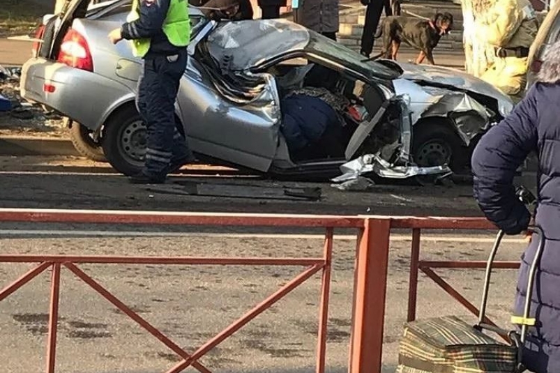 31-летний водитель LADA Priora погиб в ДТП с Mercedes в Иркутске утром, 20 октября