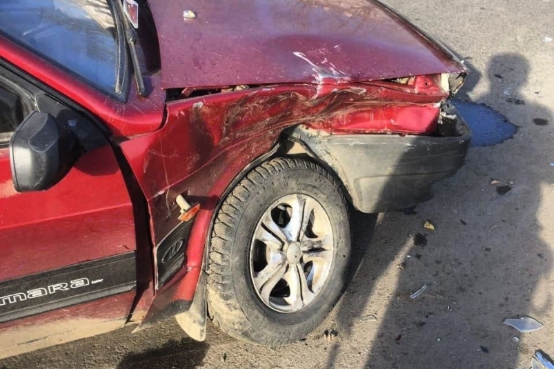 15-летний подросток пострадал в результате столкновения двух машин в Иркутской области