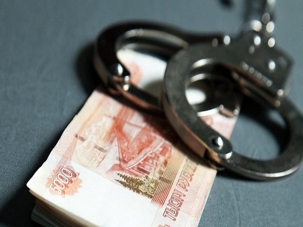 В Иркутске сотрудник полиции обвиняется в получении взятки