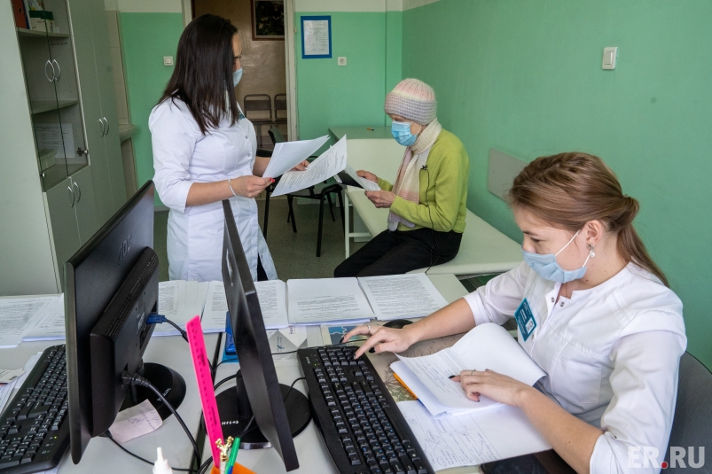 ЕР вернет к работе волонтеров в регионах для помощи медикам и людям на самоизоляции