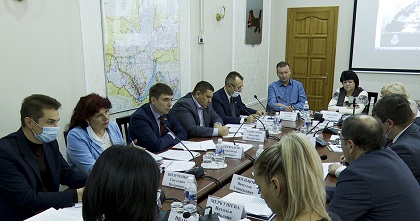 Депутаты Заксобрания обсудили проблемы переселения граждан из аварийного жилья на территории Иркутской области