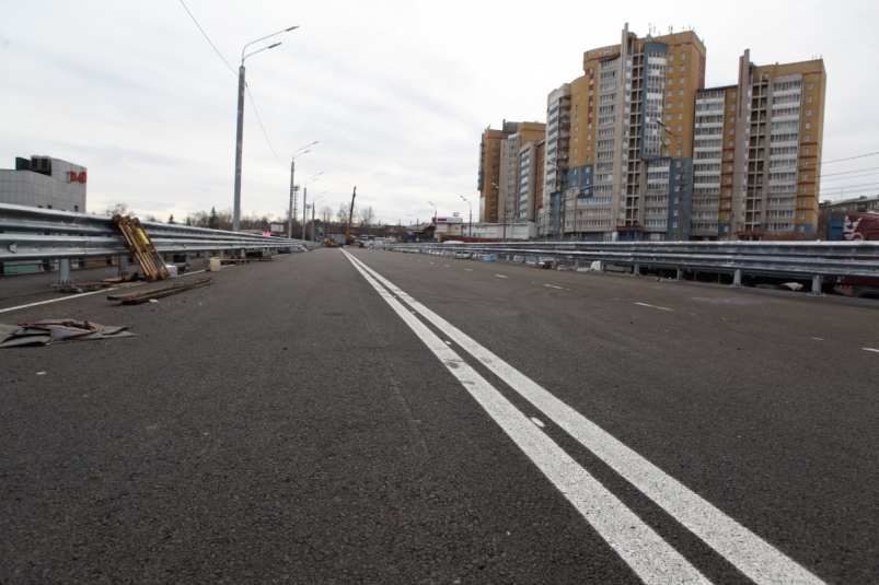 Движение открыли по реконструированной половине путепровода на улице Джамбула в Иркутске