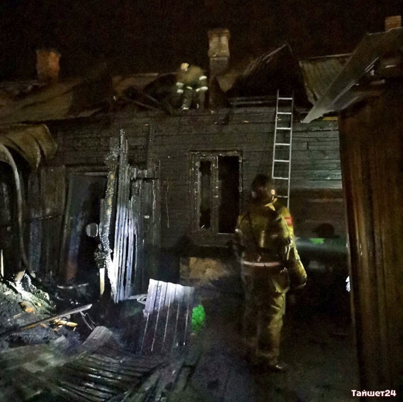 В Тайшете сгорел четырёхквартирный дом
