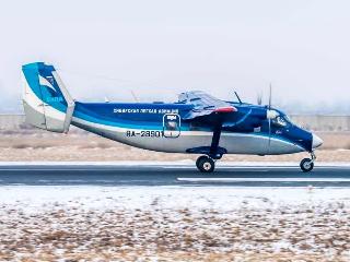 Самолет Л-410 вернулся в аэропорт Иркутска с неубранным шасси