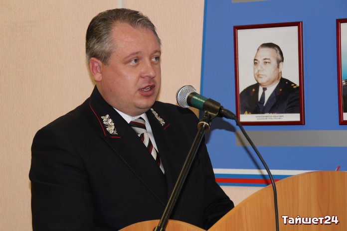 Депутат Виктор Шпаков поздравляет сотрудников полиции с профессиональным  праздником!