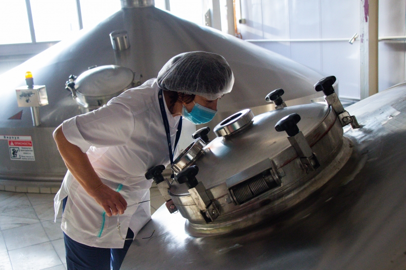 Накануне Всемирного дня качества на иркутском заводе показали этапы производства пива