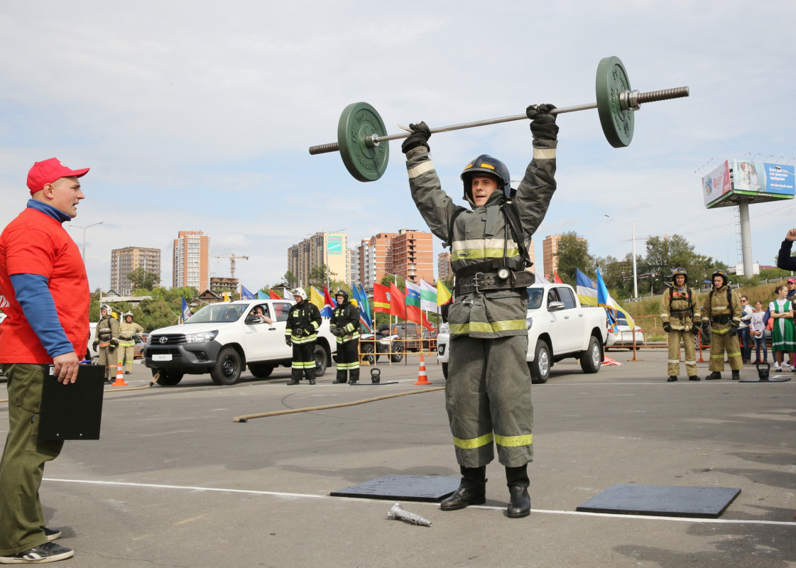 Соревнования по пожарному многоборью прошли в Иркутске