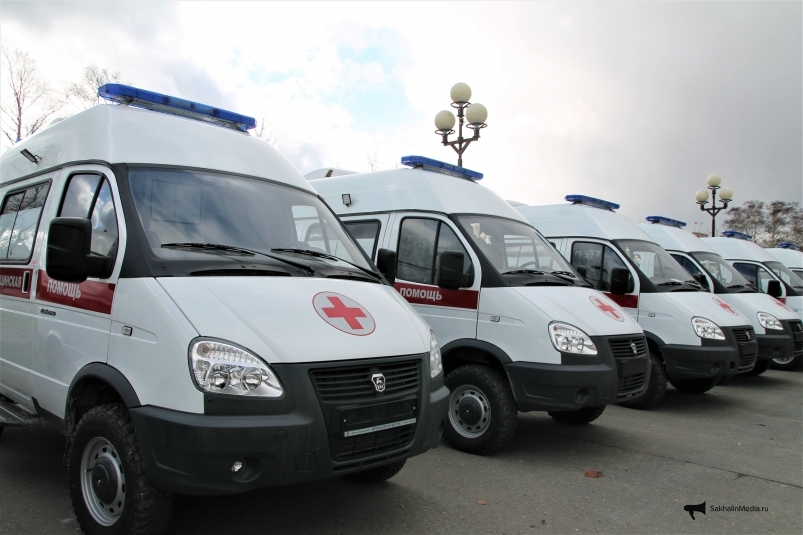 Новые автомобили скорой помощи поставили в 13 районов Сахалина и Курил
