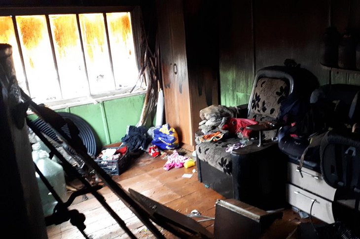 Матери и двум детям, пострадавшим от пожара в Братском районе, требуется помощь
