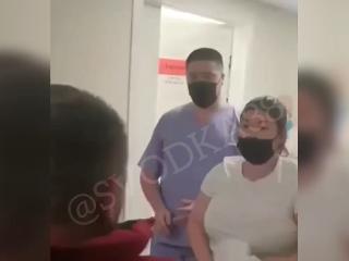 Врача ковидного госпиталя в Тулуне уволили за неэтичное поведение