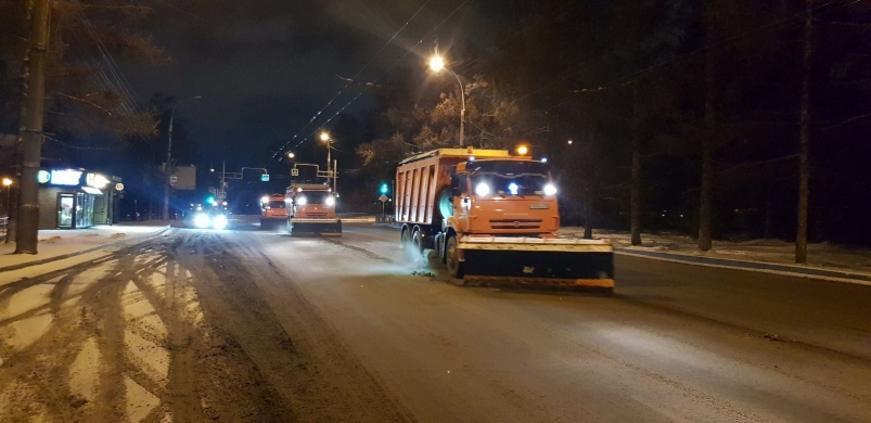 50 единиц спецтехники задействовали в уборке улиц в Иркутске