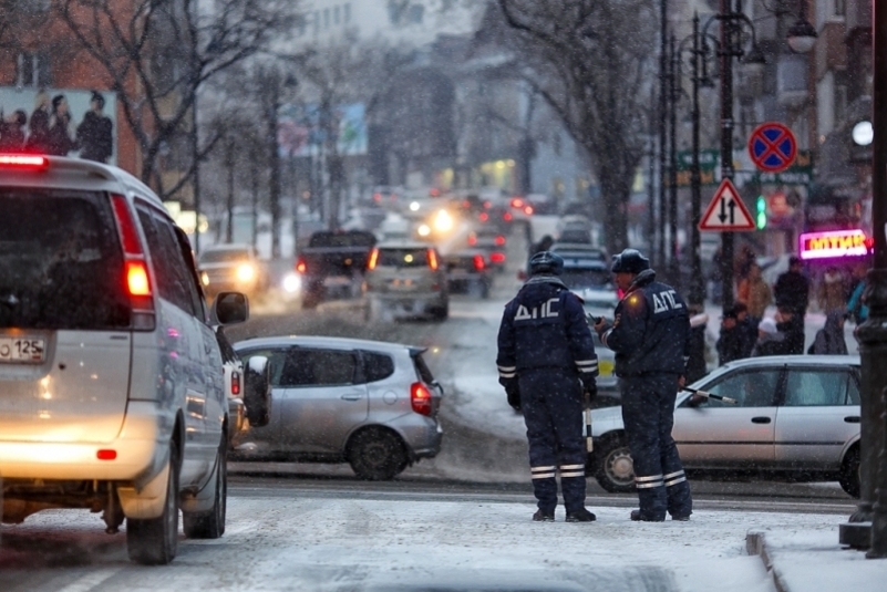 Автомобилисты встали в восьмибалльные пробки в Иркутске вечером 17 ноября