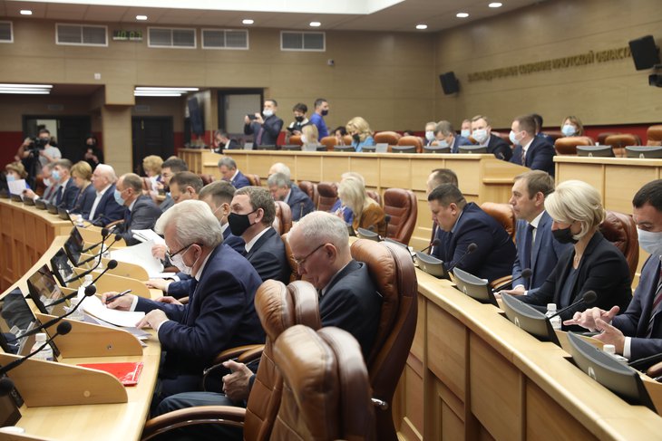 Депутаты Заксобрания приняли закон о ежегодной индексации социальных выплат