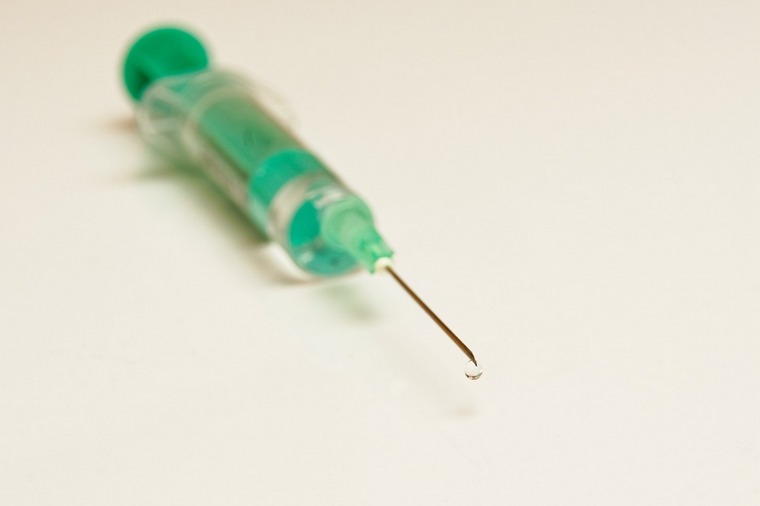 Иркутские врачи рассказали, кто может получить медотвод от прививки от коронавируса