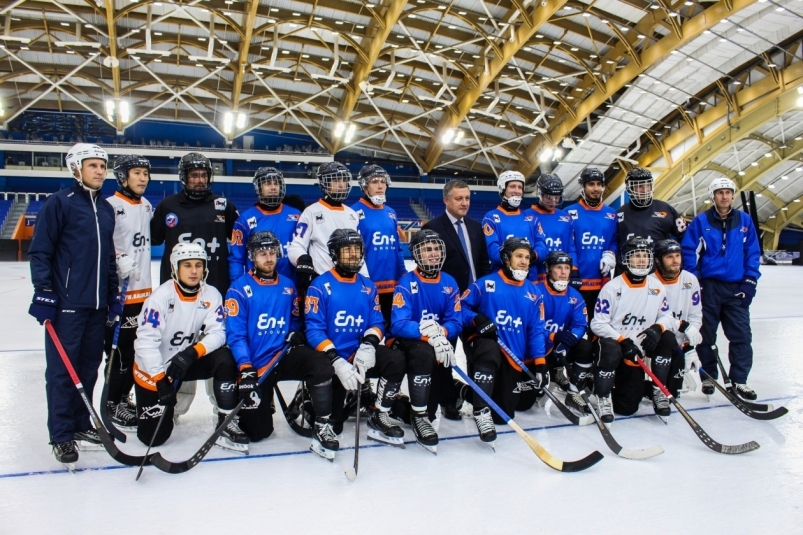 Хоккеисты "Байкал-Энергии" обыграли "Мурман" на домашнем льду