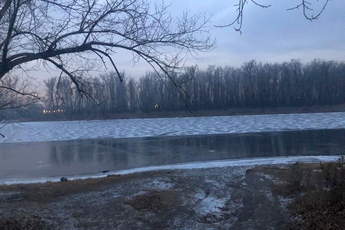 В Красноярском крае 9-летний мальчик провалился под лед и погиб
