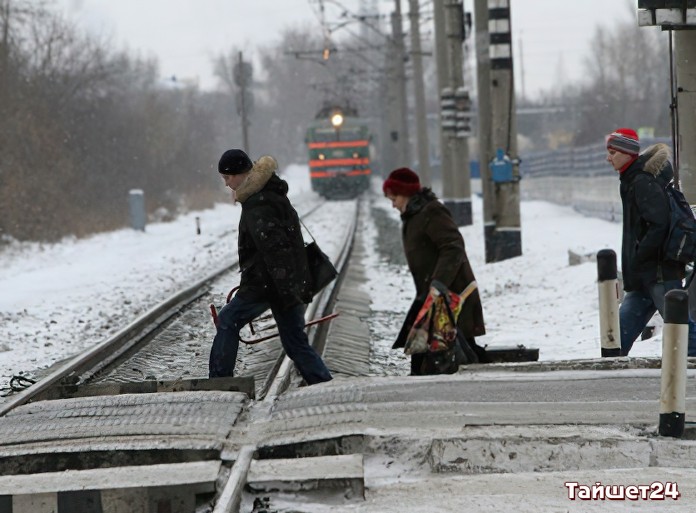 В Тайшетском районе под колёсами поезда погиб 42-летний мужчина