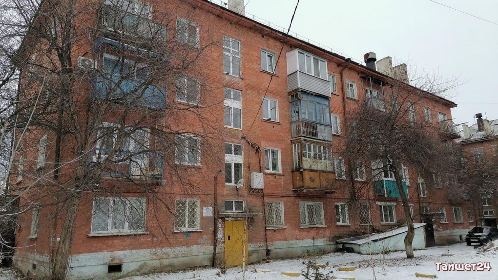Нам пишут. Жильцы дома №11 по улице Суворова в Тайшете задыхаются от нечистот