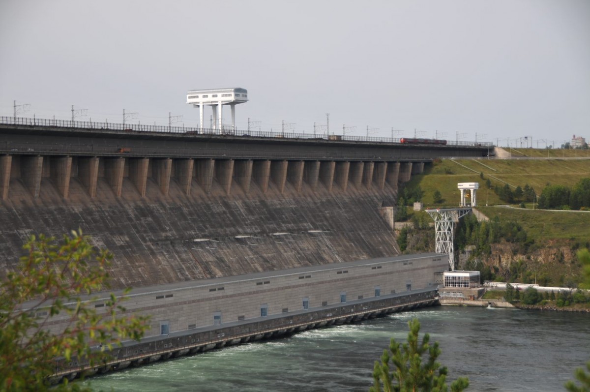 У Братской ГЭС планируют провести фейерверк, посвящённый включению подсветки на гидроэлектростанции