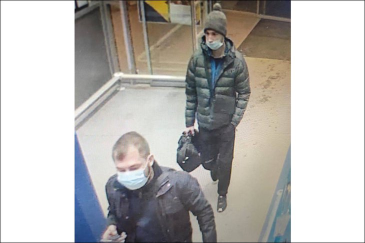 Двое иркутян пытались вывезти в тележке из супермаркета элитный алкоголь на сумму 120 тысяч рублей