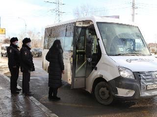 Потоколы об антикоронавирусных нарушениях в транспорте составили в Иркутске