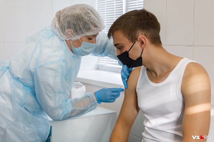 Минздрав РФ зарегистрировал вакцину от коронавируса для подростков