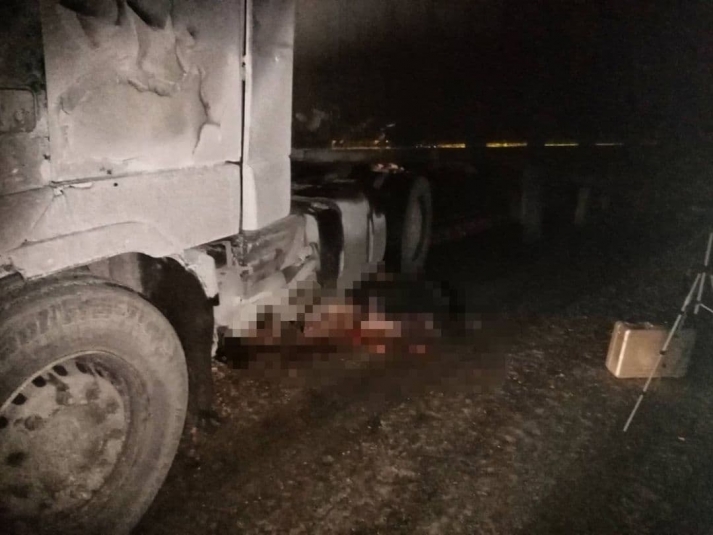 Грузовик, сдавая назад, насмерть сбил 44-летнего пешехода в Тайшетском районе