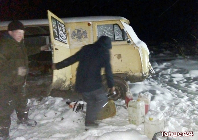 Тайшетские спасатели вызволили из тайги застрявших экстремалов из Красноярского края