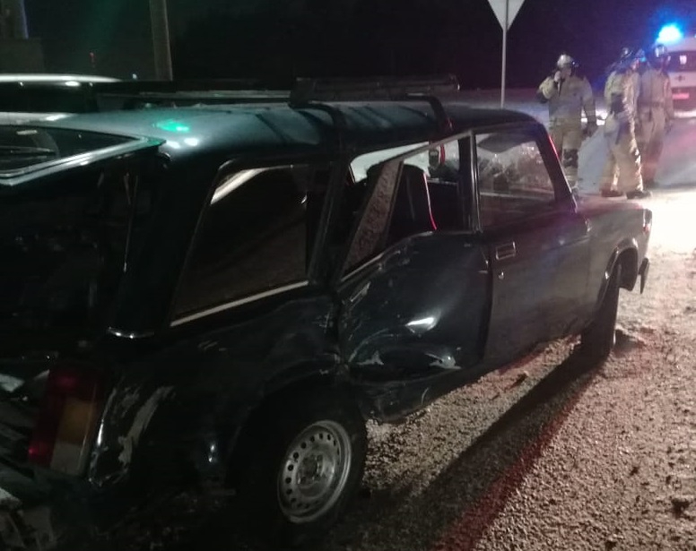 25-летний водитель «Жигулей» пострадал в аварии в Братске