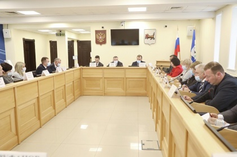 Губернатор и руководство ЗС Приангарья обсудили вопросы возведения и ремонта соцобъектов