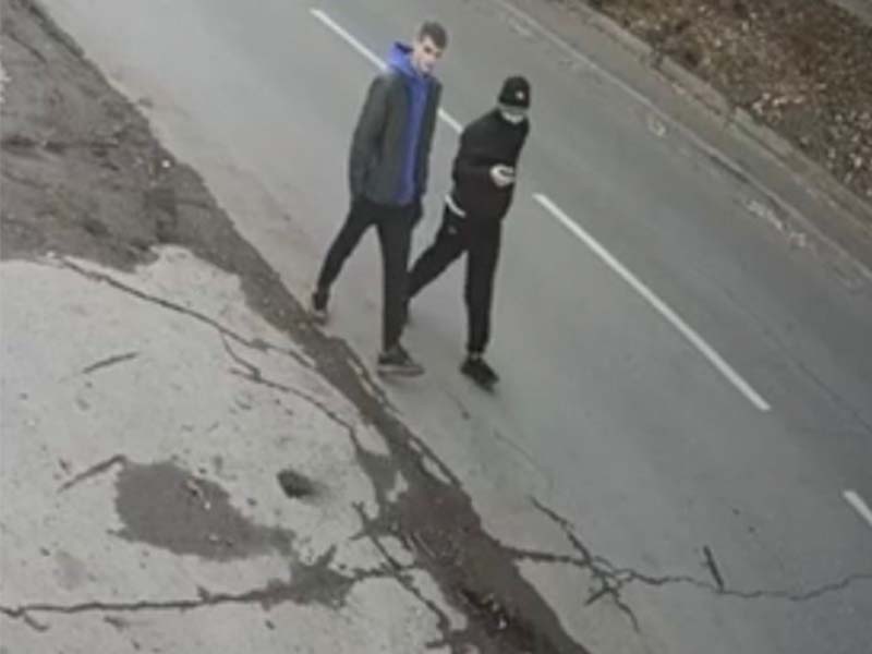 Подозреваемых в краже шубы разыскивают в Иркутске