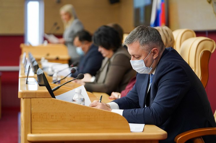 Депутаты ЗС Иркутской области приняли областной бюджет на 2022-2024 годы в трех чтениях