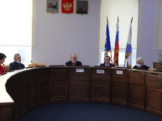 Создание центров притяжения в микрорайонах Иркутска обсудили в Общественной палате города