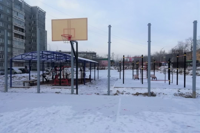 Зимние горки и спортивные площадки установили в округах двоих депутатов Думы Иркутска